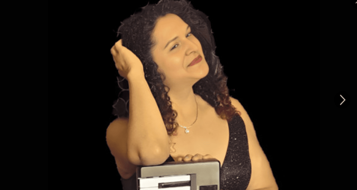 How Evelyn Avril’s ‘Sunset – Plucked Strings’ Is Transforming Instrumental Music
