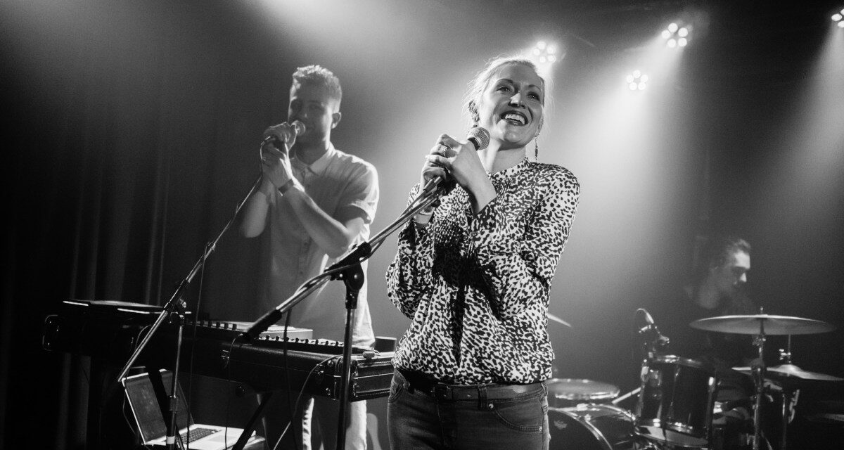 listen to the duo’s dreamy synthpop song, “Glow Hover” – Aipate