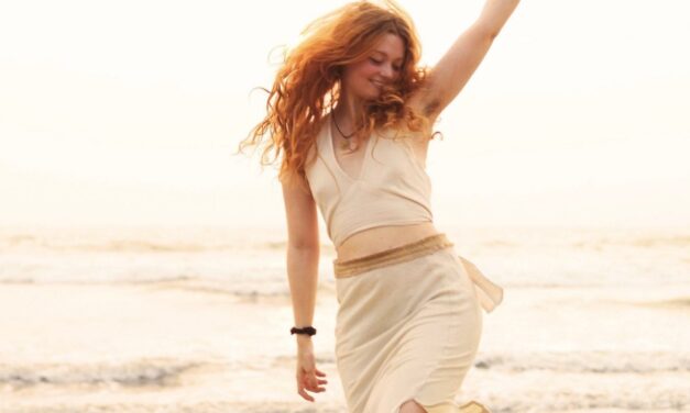 Nuala’s new song “Outta Here” is an invigorating listen – Aipate