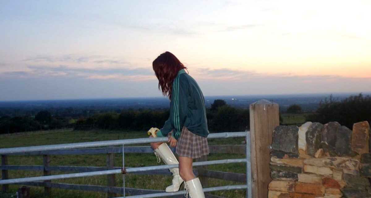 Songwriter Sarah Blanchard Debuts Her Artist Career With “Because” – Aipate